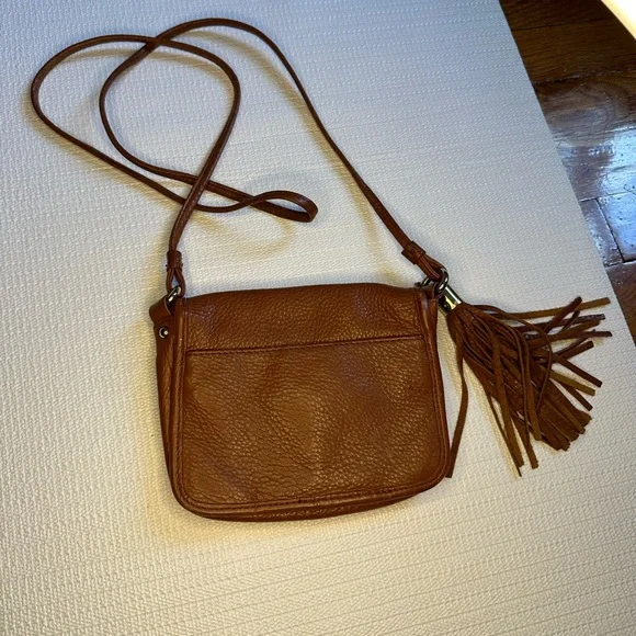 Tommy Hilfiger Crossbody - Picture 1 of 3